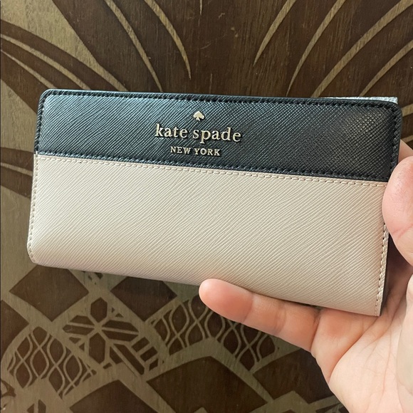 kate spade Handbags - $169 MSRP NWT kate spade Two-Tone Continental Wallet - Black & Light Beige